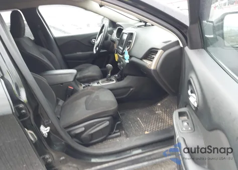 2016 Jeep Cherokee Latitude z USA, uszkodzony, nr VIN 1C4PJMCS2GW120079